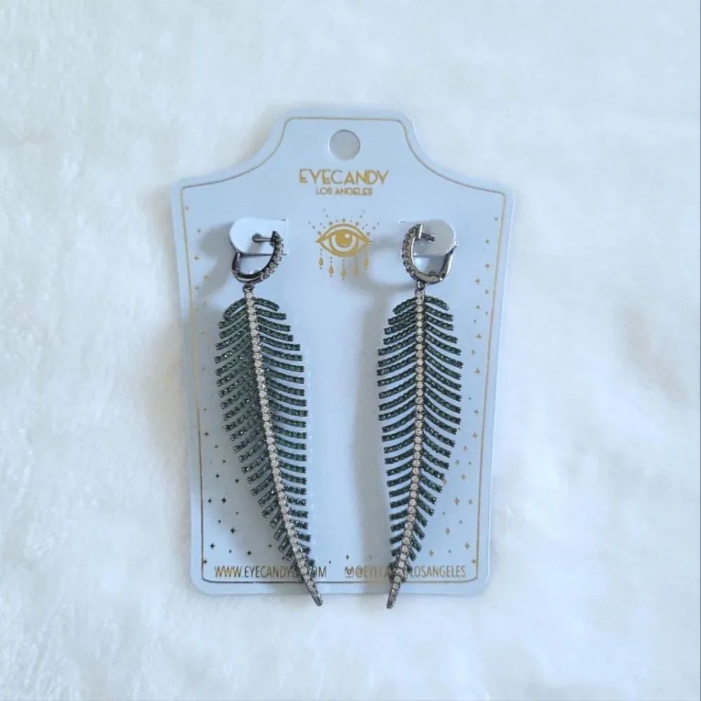 Eye👁 Candy🍭 Los Angeles🏙 "Caleen" Green💚 Feather🪶 Earrings